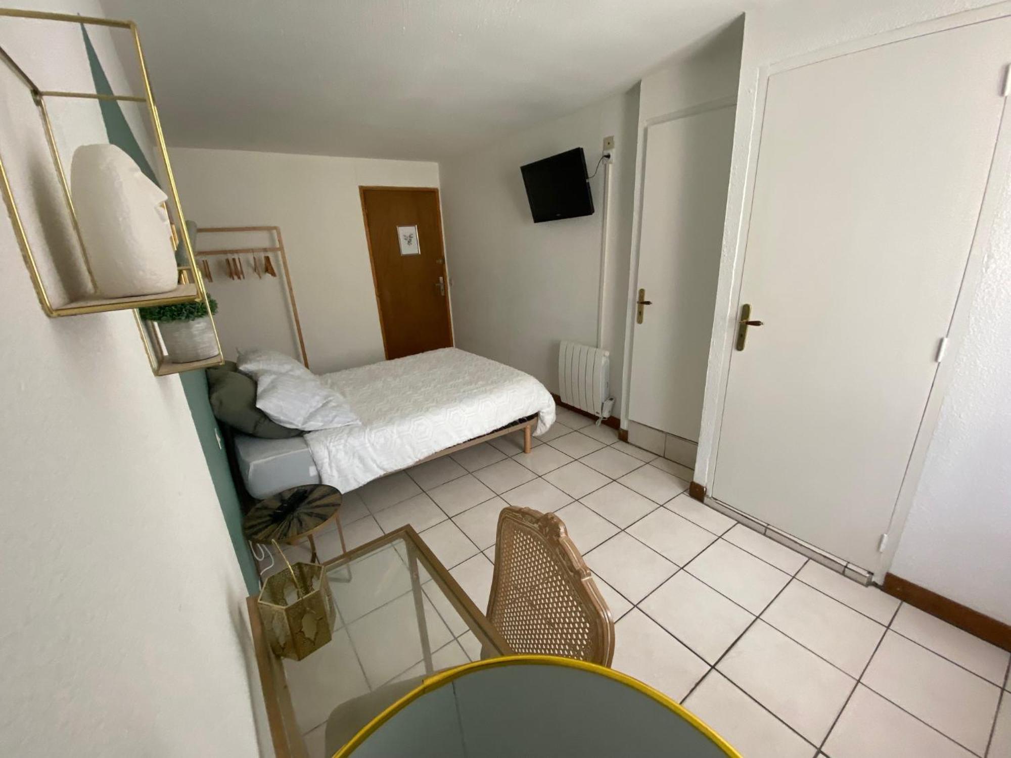 Os-Thel, Chambres A Louer Tautavel Ngoại thất bức ảnh